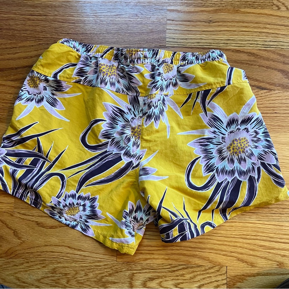 Patagonia yellow floral print shorts size small - Picture 2 of 6
